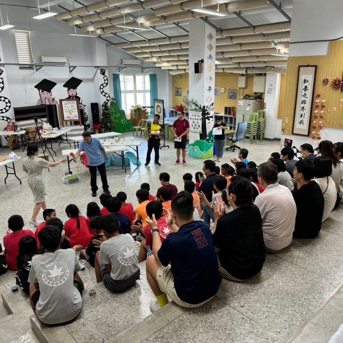 圖2：師生齊聚準備體驗科普活動